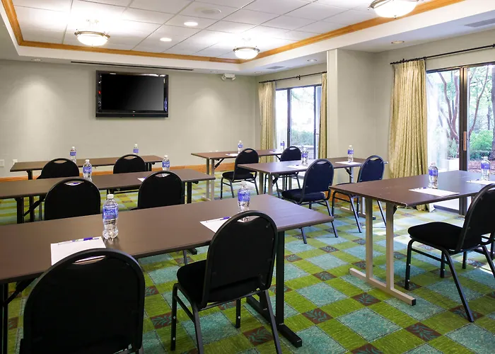 Holiday Inn Express Hotel & Suites Atlanta Buckhead By Ihg