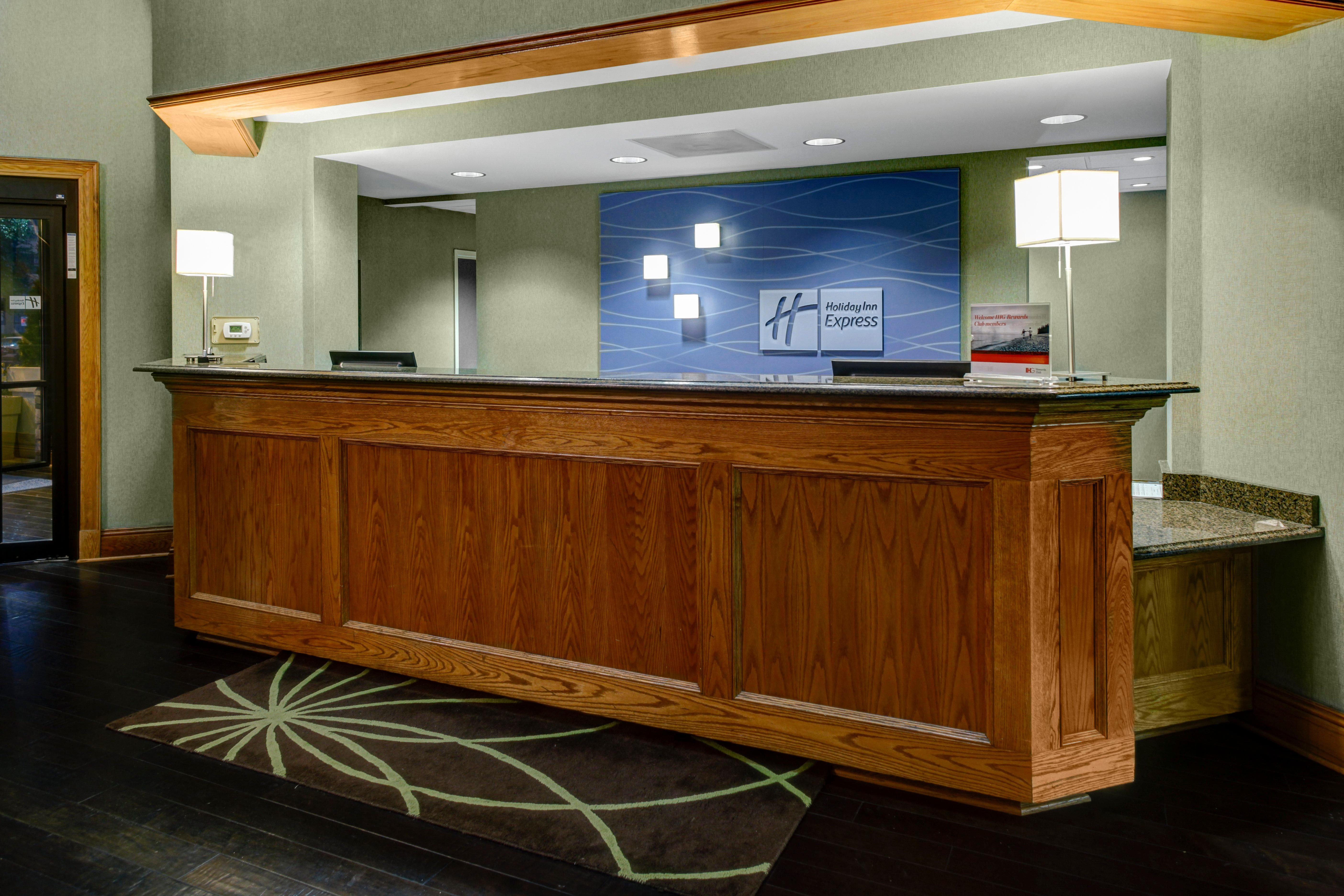 Express & Buckhead By Ihg Hotel 3*
